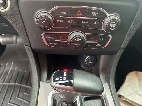 Used 2020 Dodge Charger SXT image 18