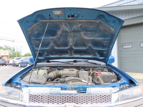Used 2011 Chevrolet Colorado LT AWD/4WD image 9