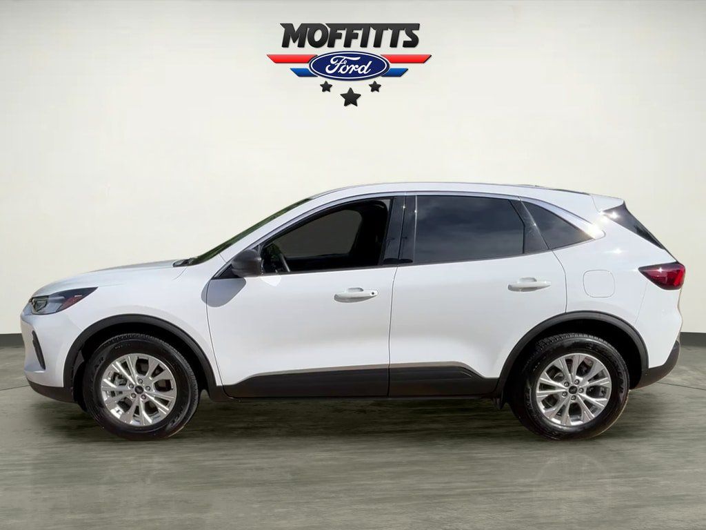 Used 2023 Ford Escape Active AWD/4WD image 2