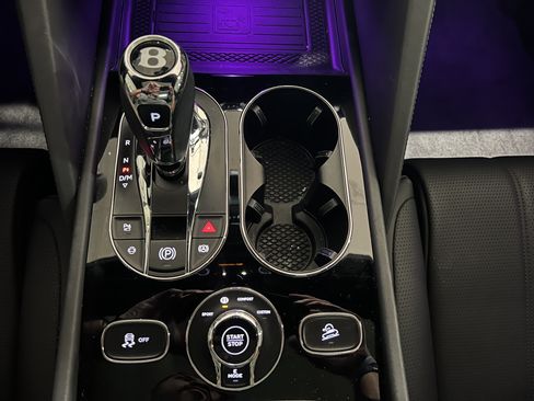 Used 2024 Bentley Bentayga Plug-In Hybrid AWD/4WD image 12