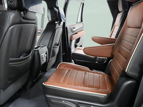 Used 2024 GMC Yukon Denali Ultimate image 27