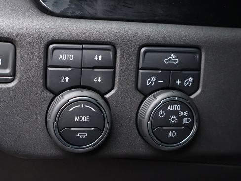 Used 2024 Chevrolet Silverado 1500 LT Trail Boss w/ Convenience Package II AWD/4WD image 13