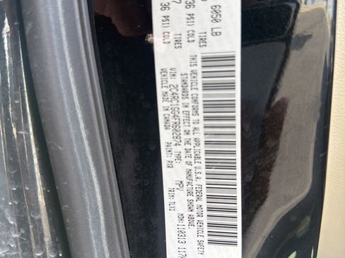 Used 2015 Chrysler Town & Country Limited Platinum FWD image 2