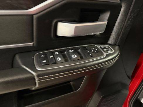Certified 2024 RAM 2500 Big Horn w/ Night Edition AWD/4WD image 31