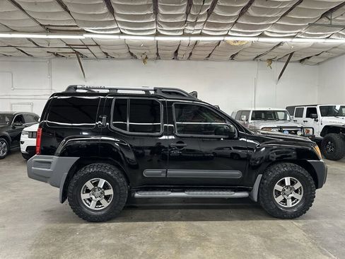 Used 2011 Nissan Xterra PRO-4X w/ Pro-4x Leather Pkg AWD/4WD image 2