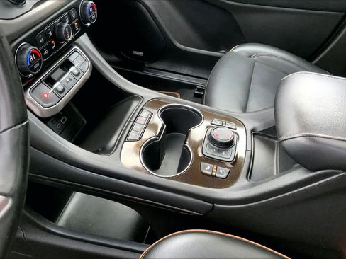 Used 2023 GMC Acadia AT4 w/ Technology Package image 14