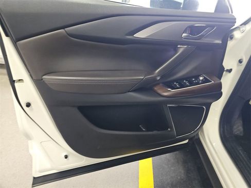Used 2023 MAZDA CX-9 Signature image 16