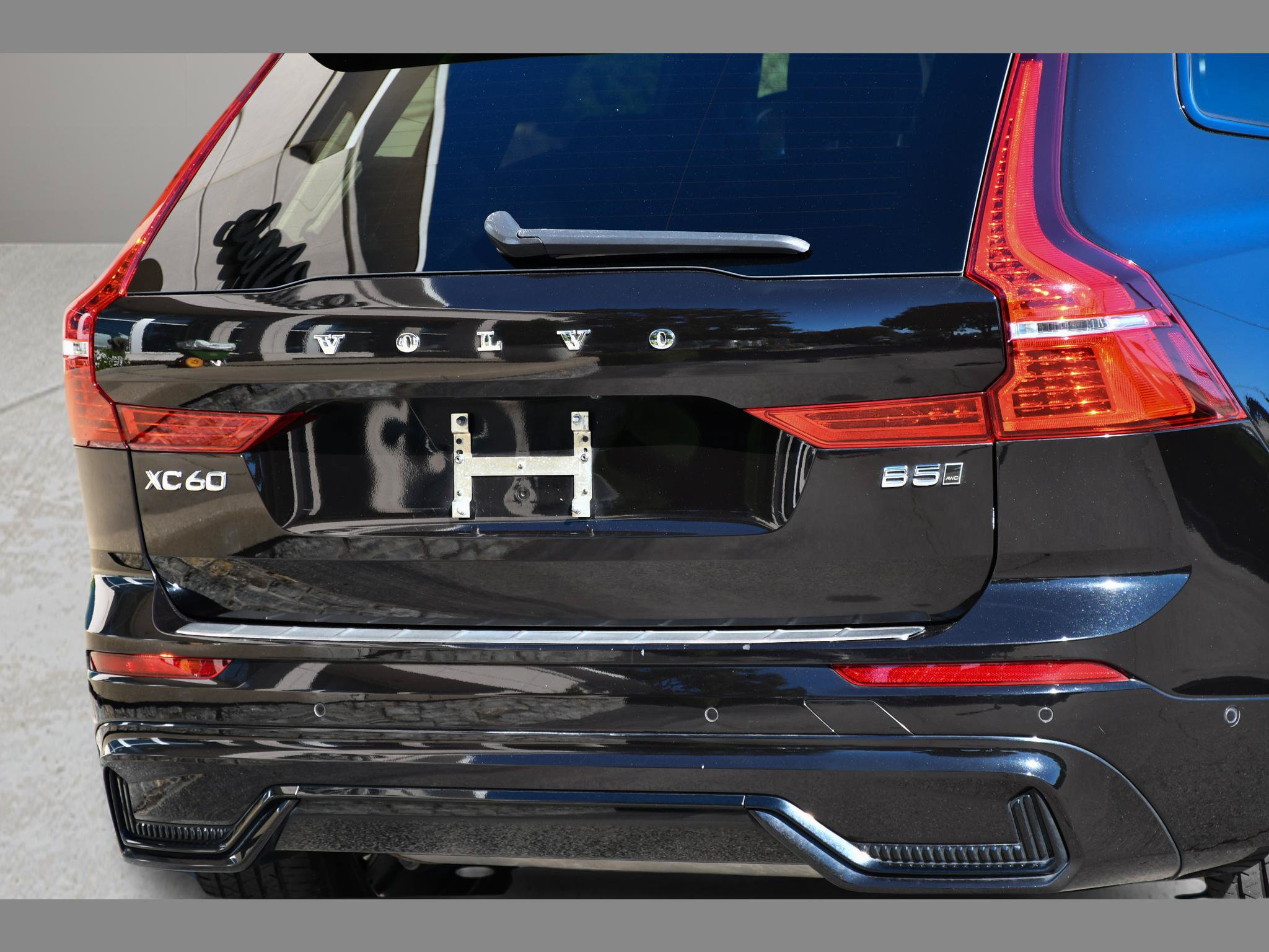Certified 2024 Volvo XC60 B5 Plus w/ Protection Package Premier AWD/4WD image 30