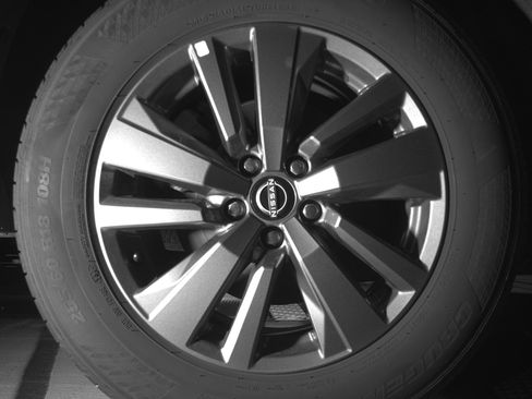 Used 2025 Nissan Pathfinder SV image 15