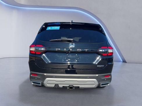 Certified 2024 Honda Pilot Touring image 4