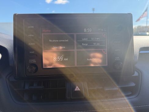 Used 2019 Toyota RAV4 LE w/ Carpet Mat Package image 21