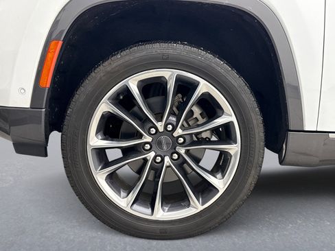 Used 2022 Jeep Wagoneer Series III w/ Premium Group I image 12