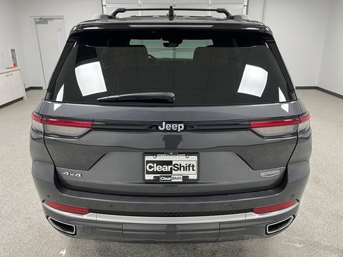 Used 2022 Jeep Grand Cherokee Summit w/ Luxury Tech Group V AWD/4WD image 9