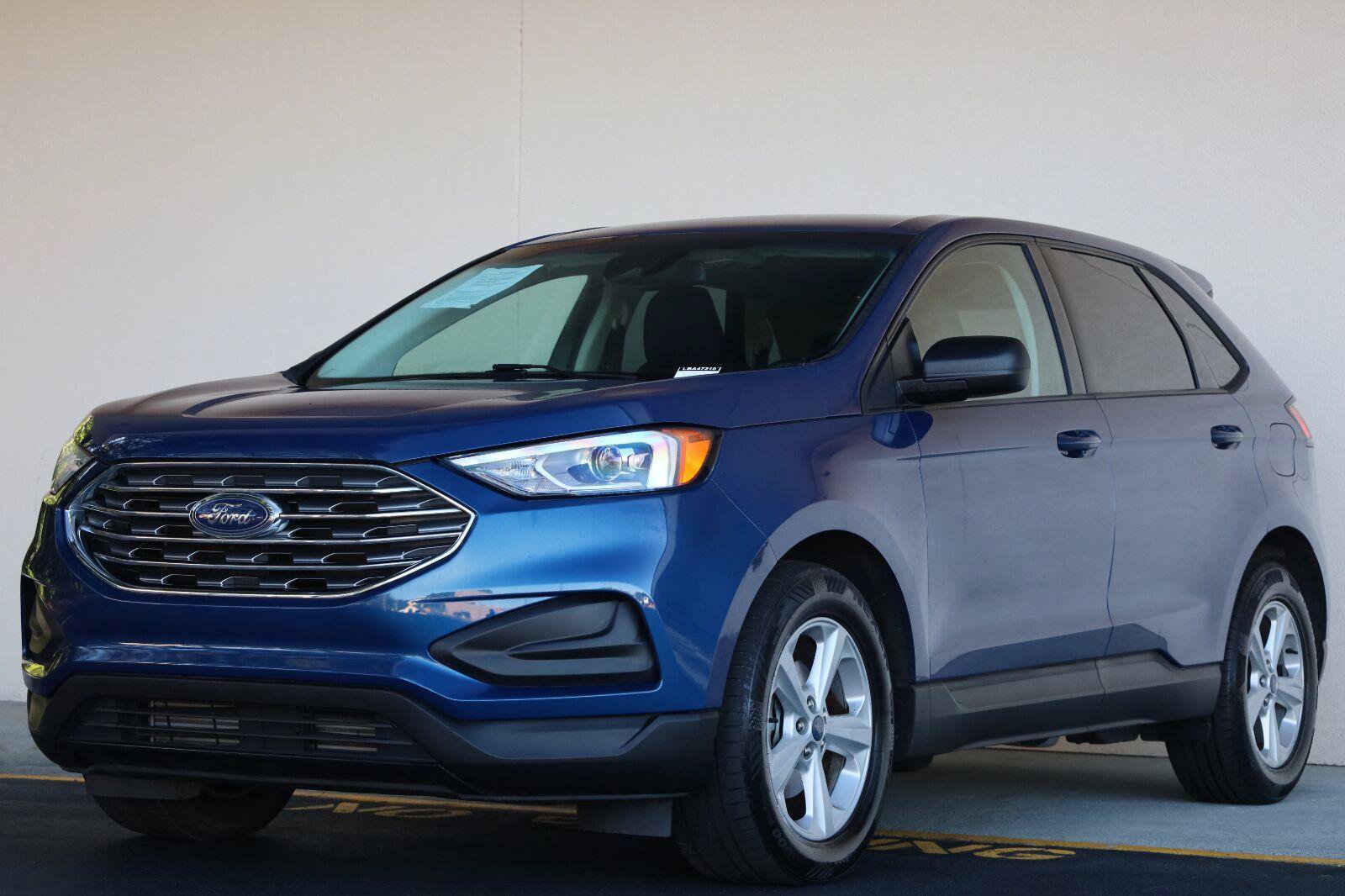 Used 2020 Ford Edge SE FWD image 5