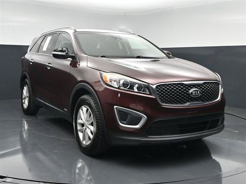 Used 2018 Kia Sorento AWD image 3