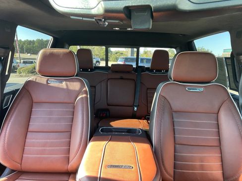 Used 2025 GMC Sierra 2500 Denali Ultimate image 32