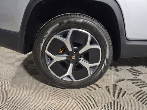 Used 2022 Rivian R1T Adventure image 12