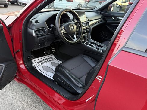 Used 2018 Honda Accord Sport image 7