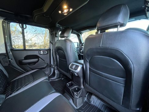 Used 2019 Jeep Wrangler Unlimited Sport S image 23