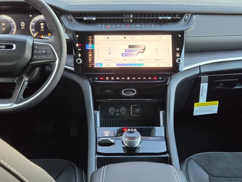 New 2026 Jeep Grand Cherokee Altitude image 15