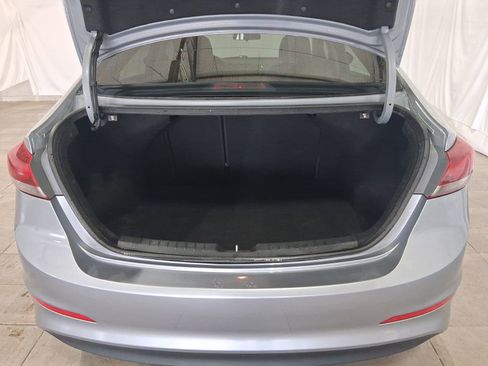 Used 2017 Hyundai Elantra SE FWD image 28