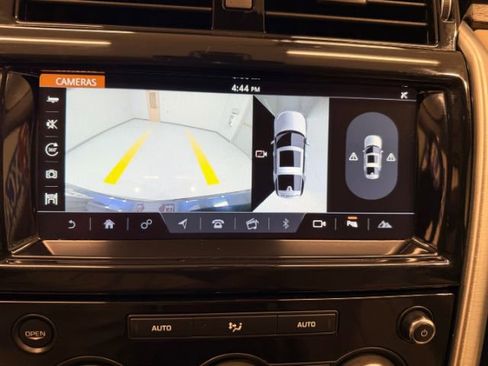 Used 2017 Land Rover Discovery HSE AWD/4WD image 47