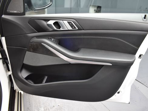 Used 2024 BMW X5 xDrive40i image 6