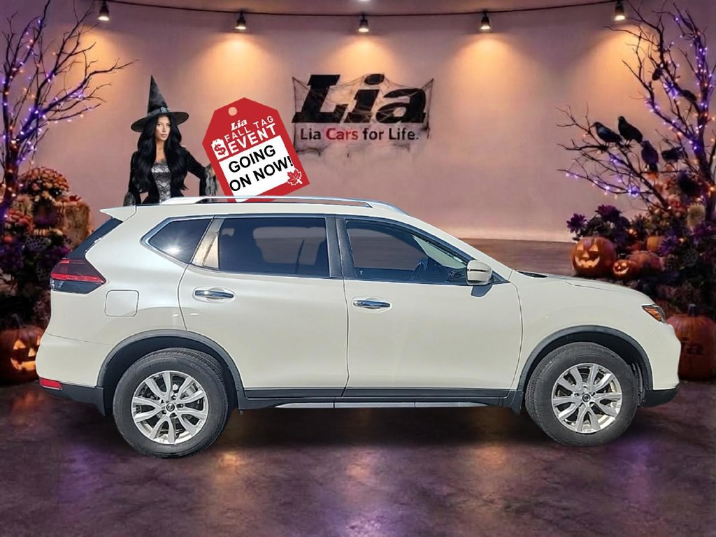 Used 2018 Nissan Rogue SV AWD/4WD image 2