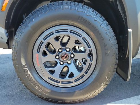 New 2025 Nissan Frontier PRO-4X w/ Pro Convenience Package image 13