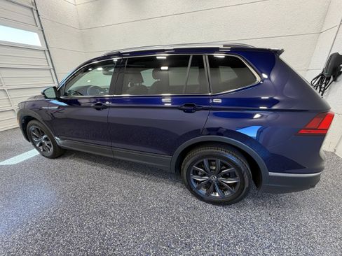 Certified 2023 Volkswagen Tiguan SE FWD image 3