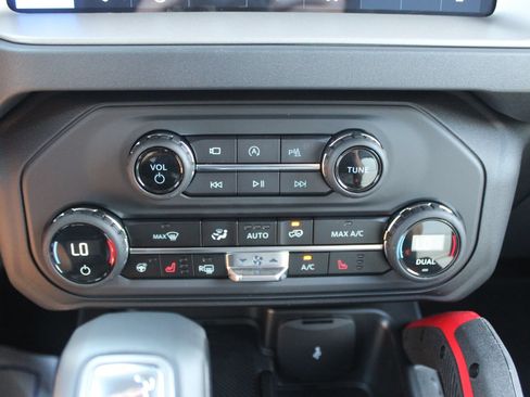 New 2026 Ford Bronco Outer Banks w/ Sasquatch Package AWD/4WD image 31