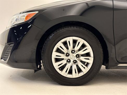 Used 2014 Toyota Camry LE image 7