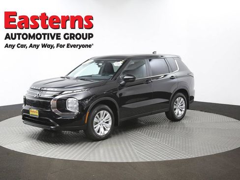 Used 2025 Mitsubishi Outlander ES image 56