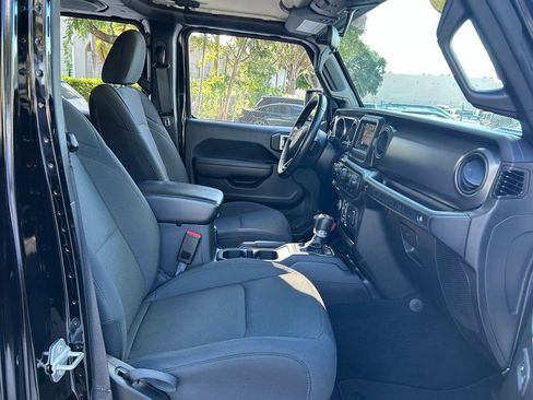 Certified 2022 Jeep Wrangler Unlimited Sport image 32