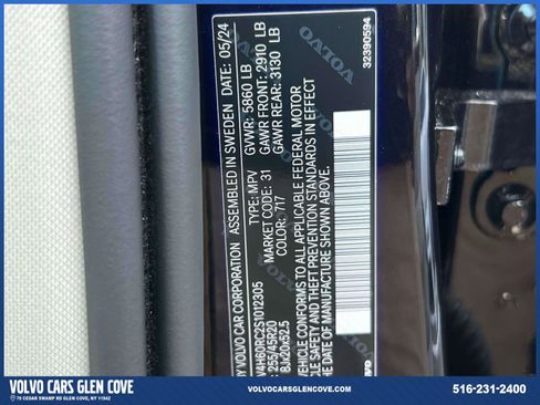 Used 2025 Volvo XC60 T8 Plus image 19