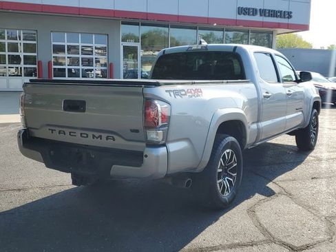 Used 2020 Toyota Tacoma TRD Sport w/ TRD Premium Sport Package AWD/4WD image 4
