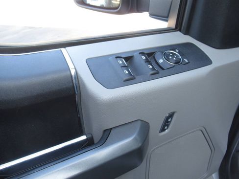 Used 2017 Ford F250 XLT AWD/4WD image 11