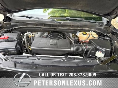 Used 2022 Chevrolet Suburban Z71 w/ Z71 Off-Road Package AWD/4WD image 10