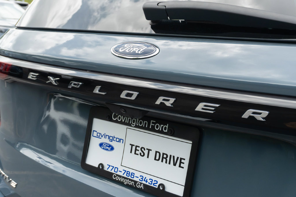 Used 2025 Ford Explorer Active RWD image 11
