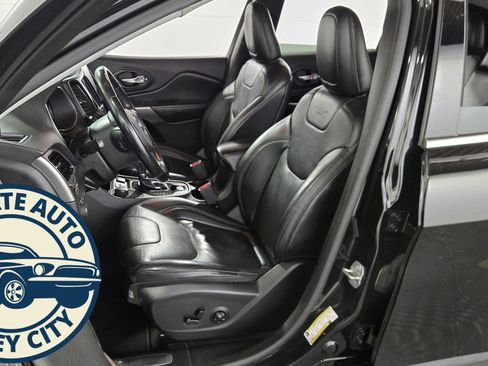 Used 2020 Jeep Cherokee Limited image 31