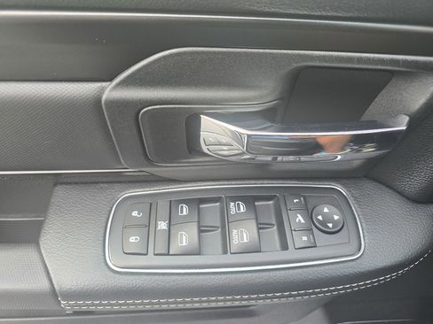 Used 2018 RAM 1500 Rebel w/ Luxury Group AWD/4WD image 17