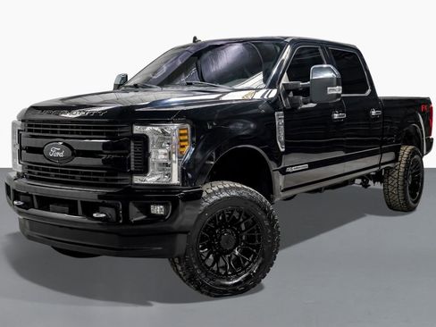 Used 2019 Ford F250 XLT w/ XLT Premium Package image 5
