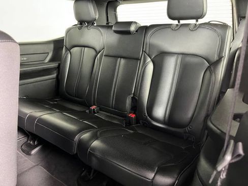 Used 2022 Jeep Wagoneer Series I AWD/4WD image 38