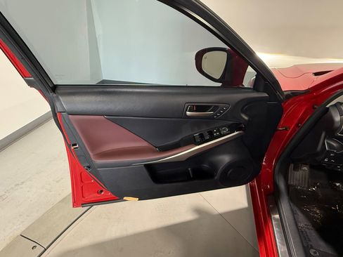 Used 2018 Lexus IS 300 AWD w/ Comfort Package image 18