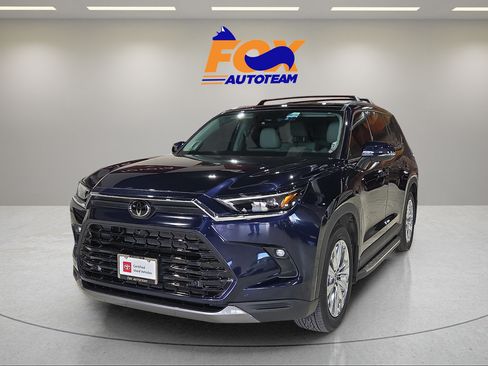 Certified 2025 Toyota Grand Highlander AWD image 1