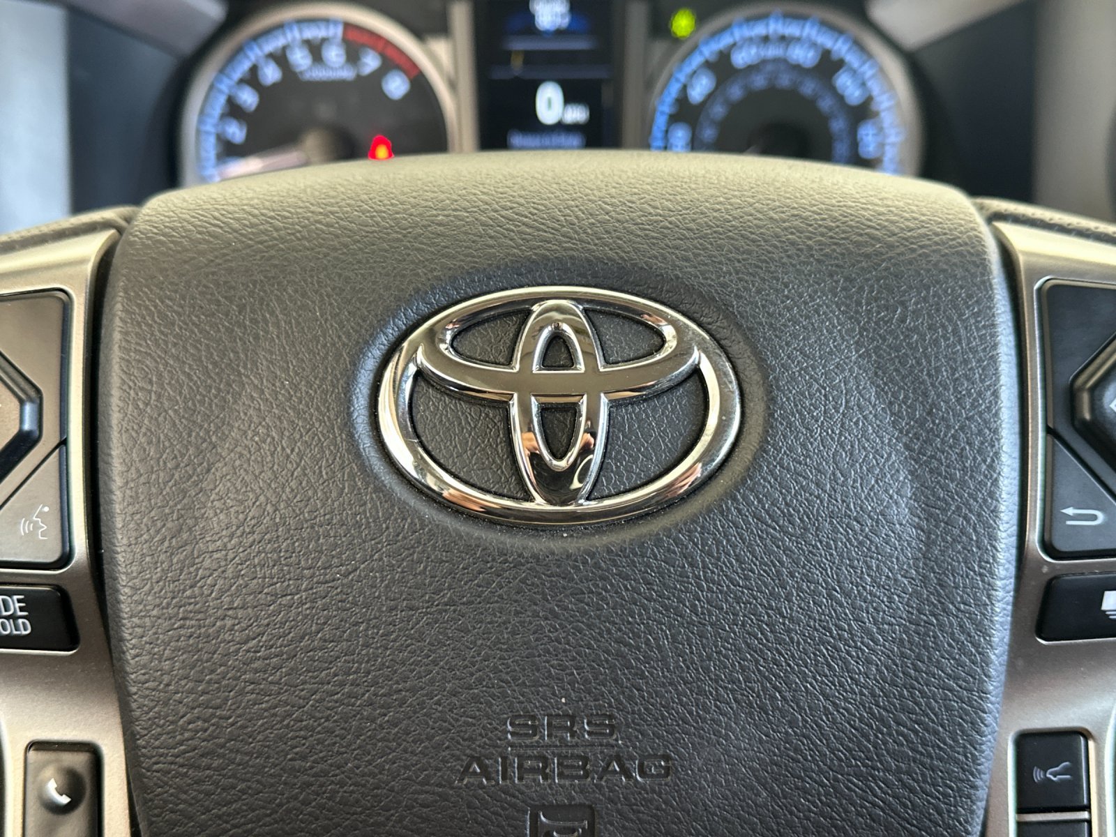 Used 2022 Toyota Tacoma SR5 w/ Trail Edition AWD/4WD image 39