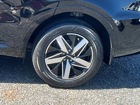 Used 2023 Kia Sorento EX w/ Panoramic Sunroof Package image 9