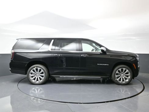 New 2026 Chevrolet Suburban Premier image 2