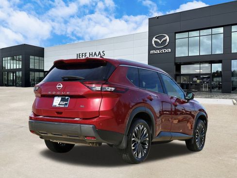 Used 2025 Nissan Rogue SL w/ Tech Package image 3