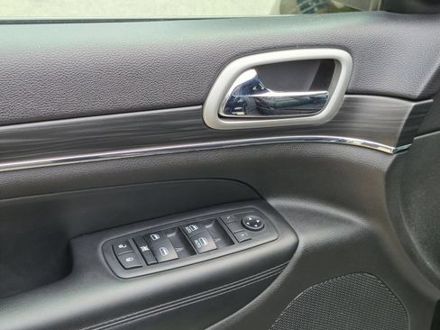 Certified 2019 Jeep Grand Cherokee Limited AWD/4WD image 12